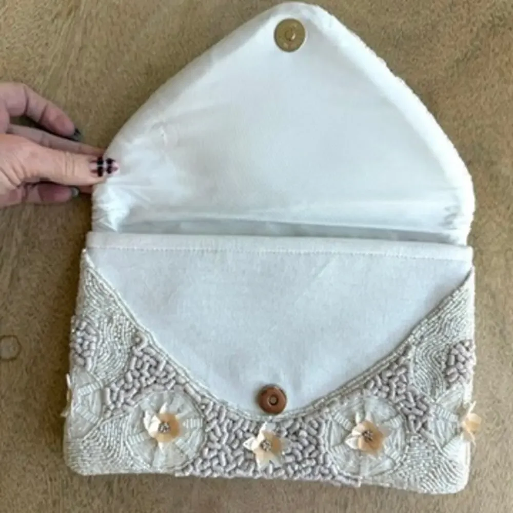Maria Victoria Beaded Floral Clutch Shoulder Bag‎ Ivory Cream Embellished Floral